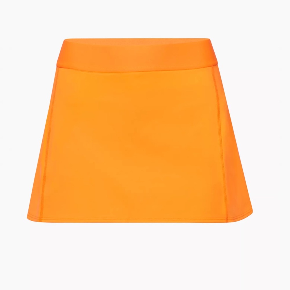 Aritzia tnaslick court Micro skirt NWT